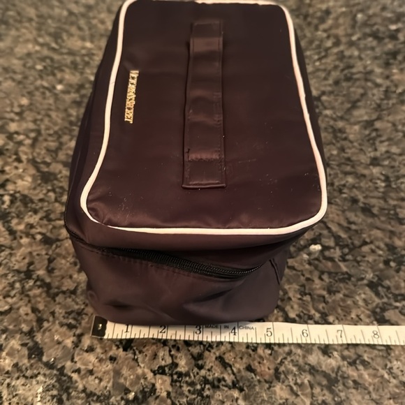 Victoria’s Secret lingerie travel bag - Picture 9 of 13